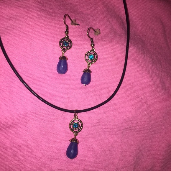 🆕Pretty blue pendant w/earrings leather cord NWT - Picture 5 of 8